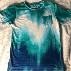 Wonder Nation boys size 10-12 Turquoise, Blue, and White Tie-Dye Shirt